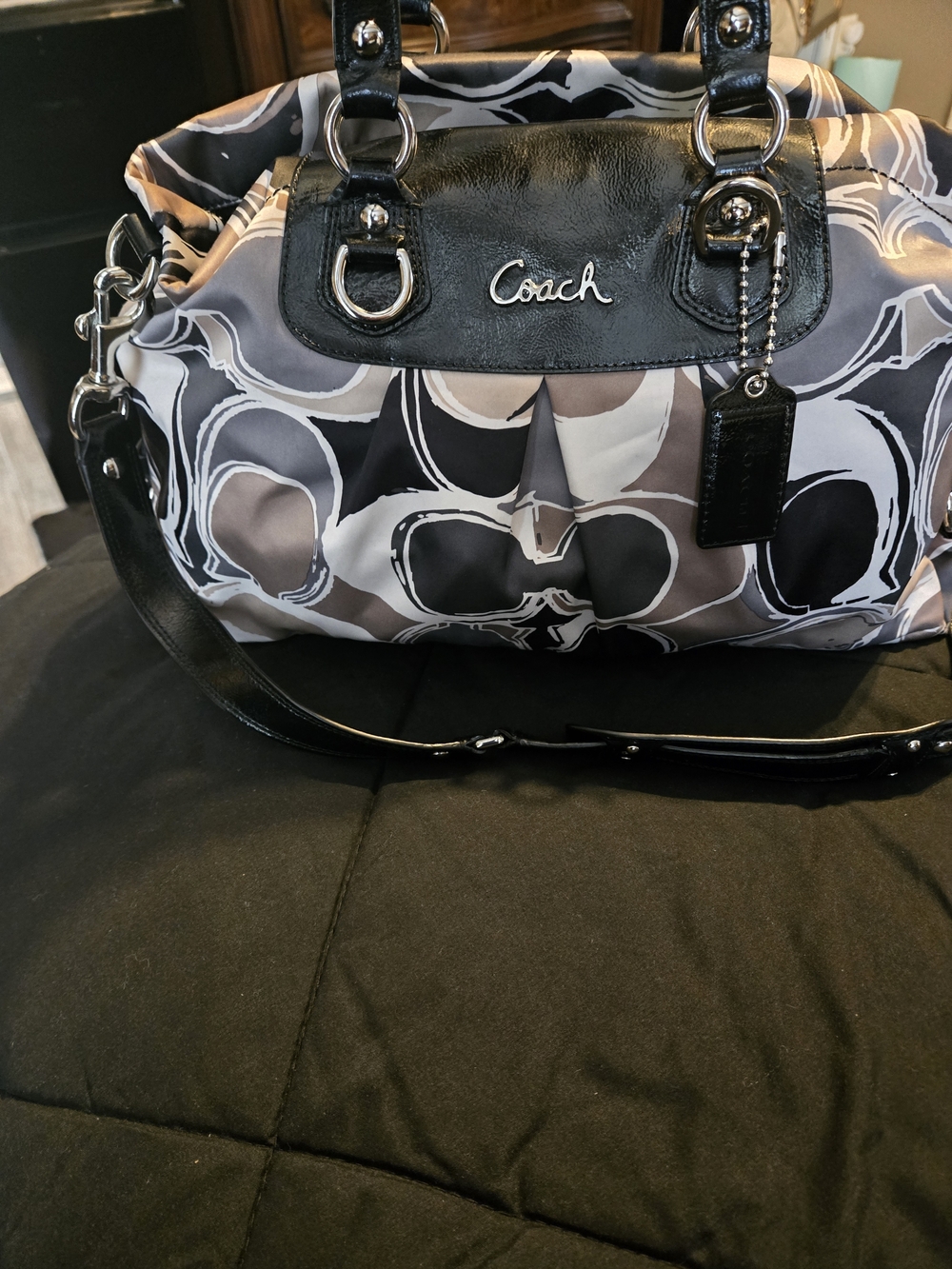Authentic Coach Madison Maggie Satchel (Style F17644)